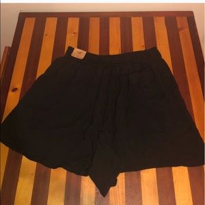 NWOT Hollister Shorts— super cute and high waisted